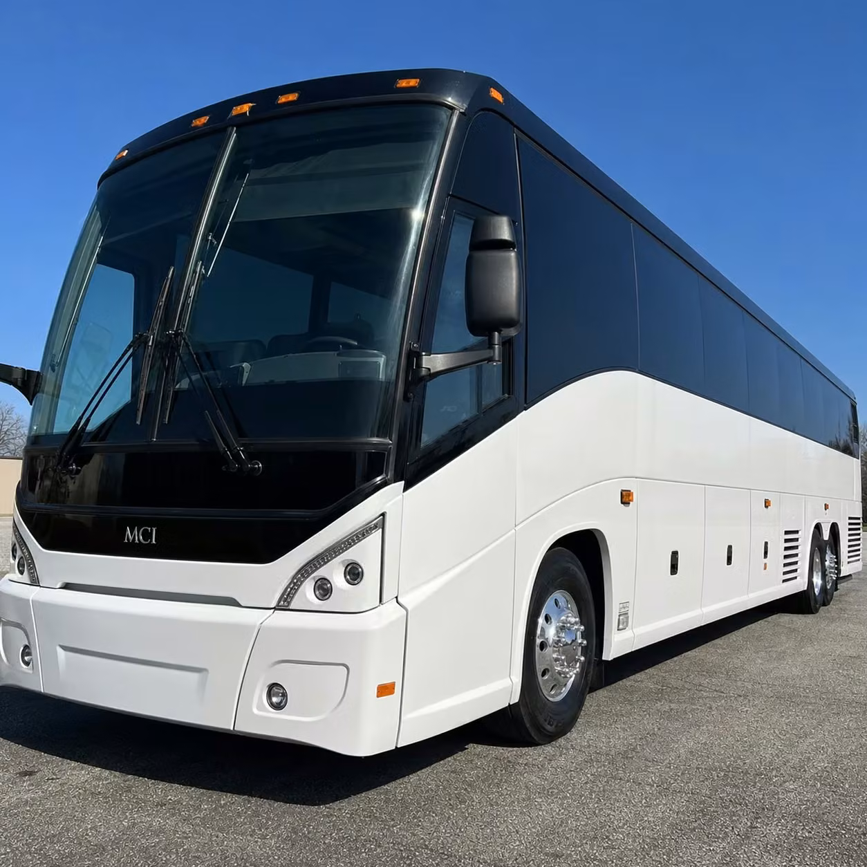 getting your wedding guests to and from the airport is simple with a johns creek shuttle bus