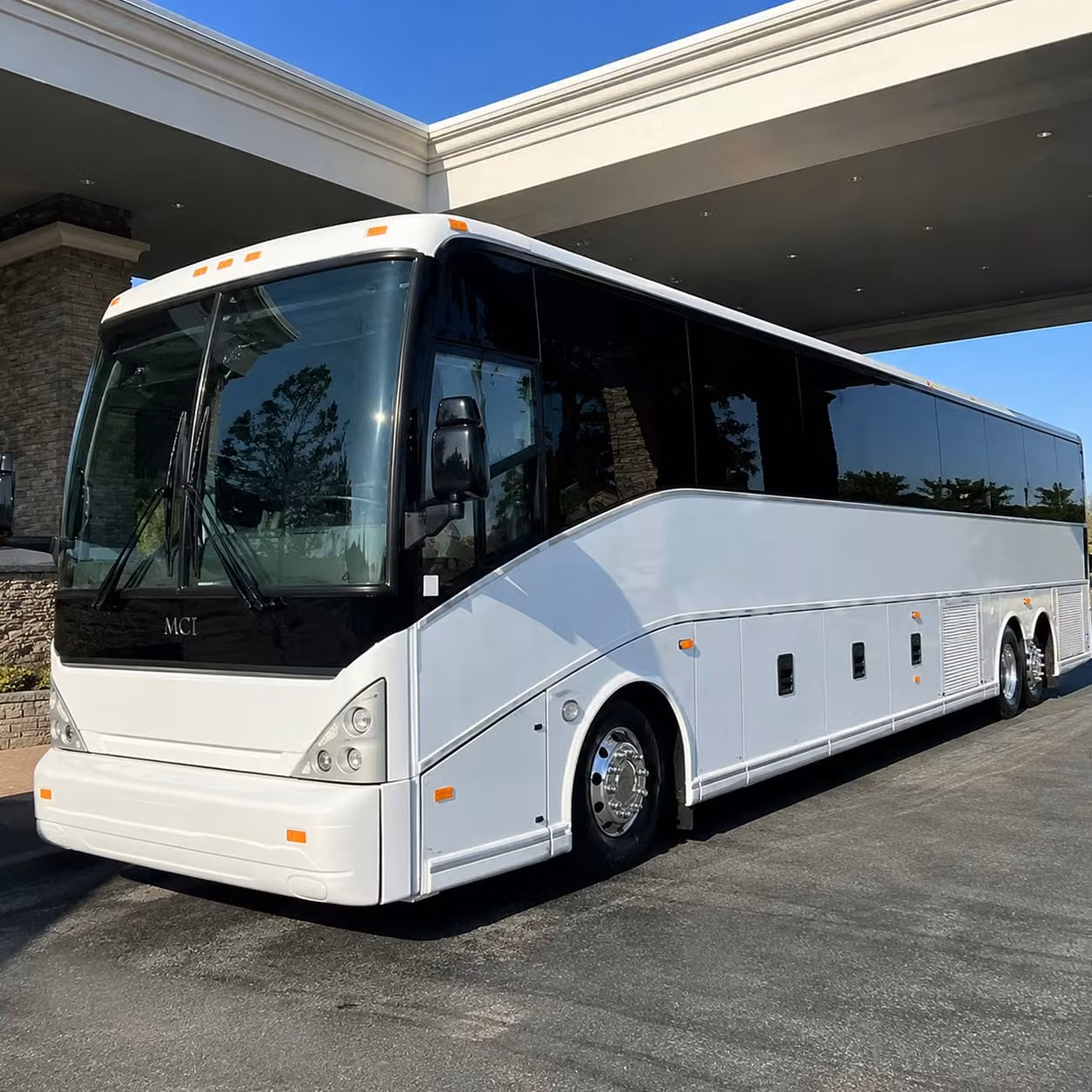 shuttle your johns creek team between offices and marta stations without the commute headache